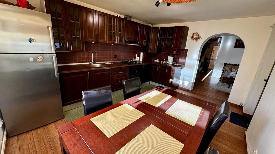 Vanzare casa ideal 2 familii padurea Romanesti - Poză 10