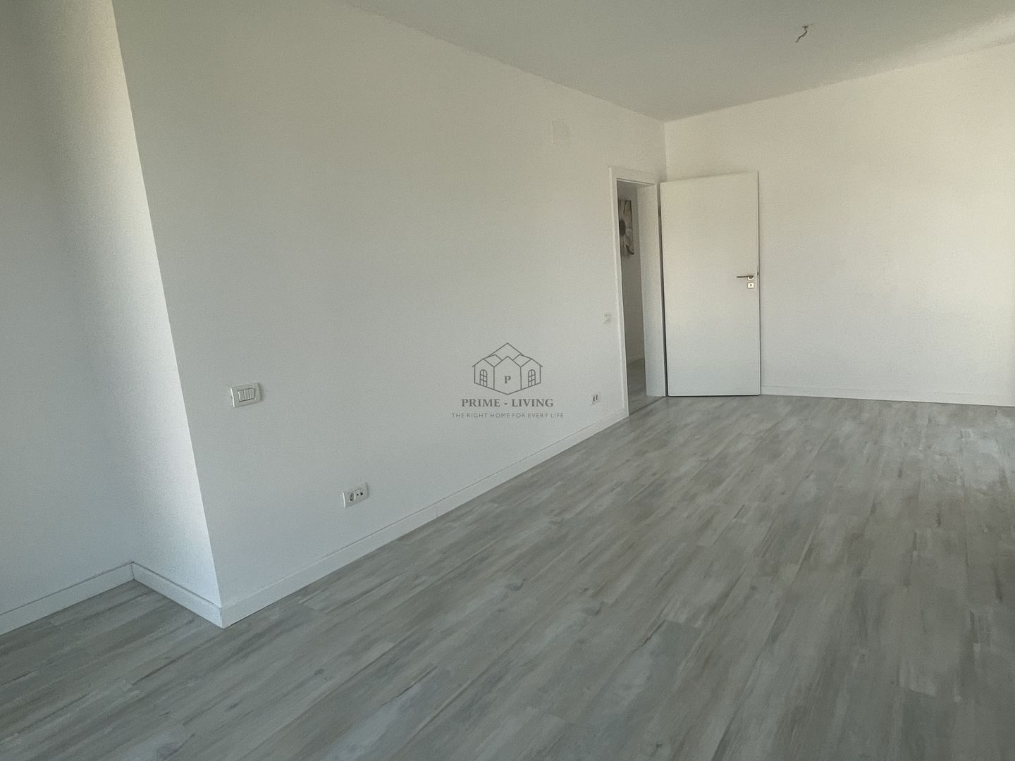 VILA NOUA SI MODERNA CU 5 CAMERE LA INCHIRIERE IN OTOPENI - Poză 19