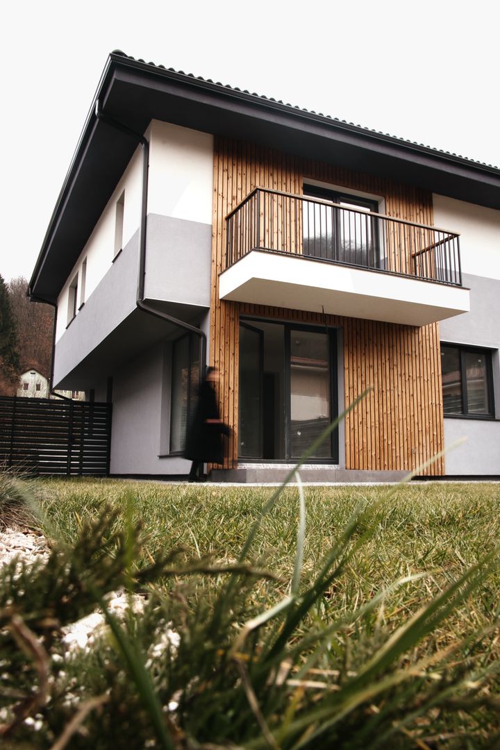 Duplex 4 camere DECOMANDATE, 120 mp utili, 180 mp curte, P+ET+POD - Poză 1