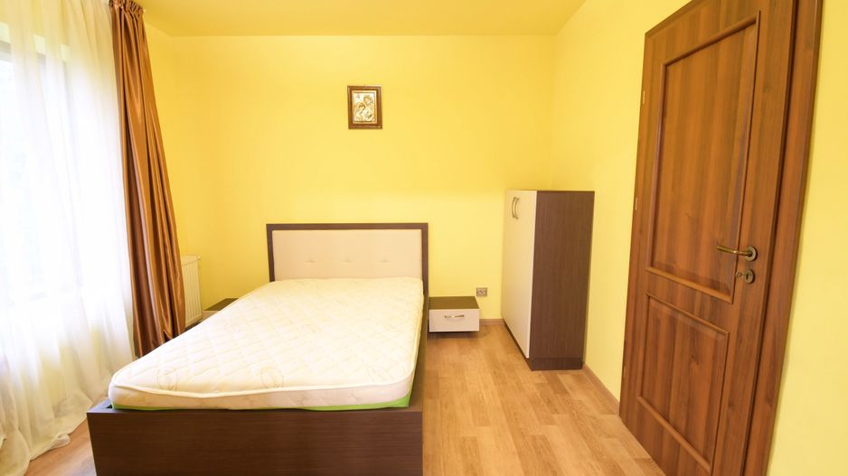 Casa cu 5 camere de inchiriat, zona Becas - Poză 15