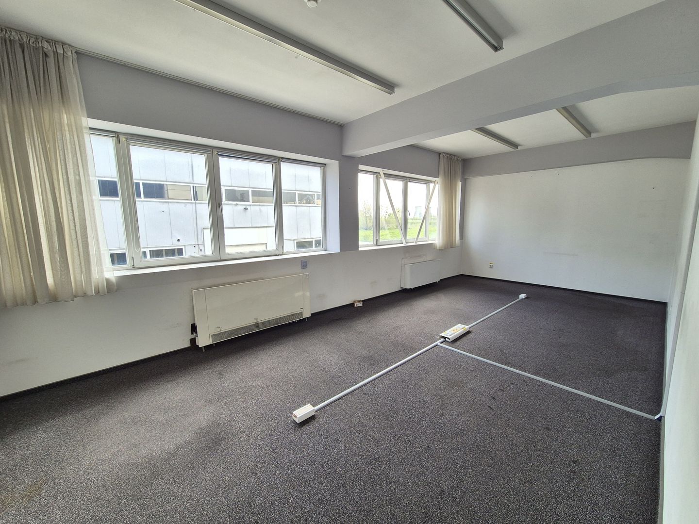 Hala 1040 mp + Spatiu de birouri 400 mp - Militari - Poză 7