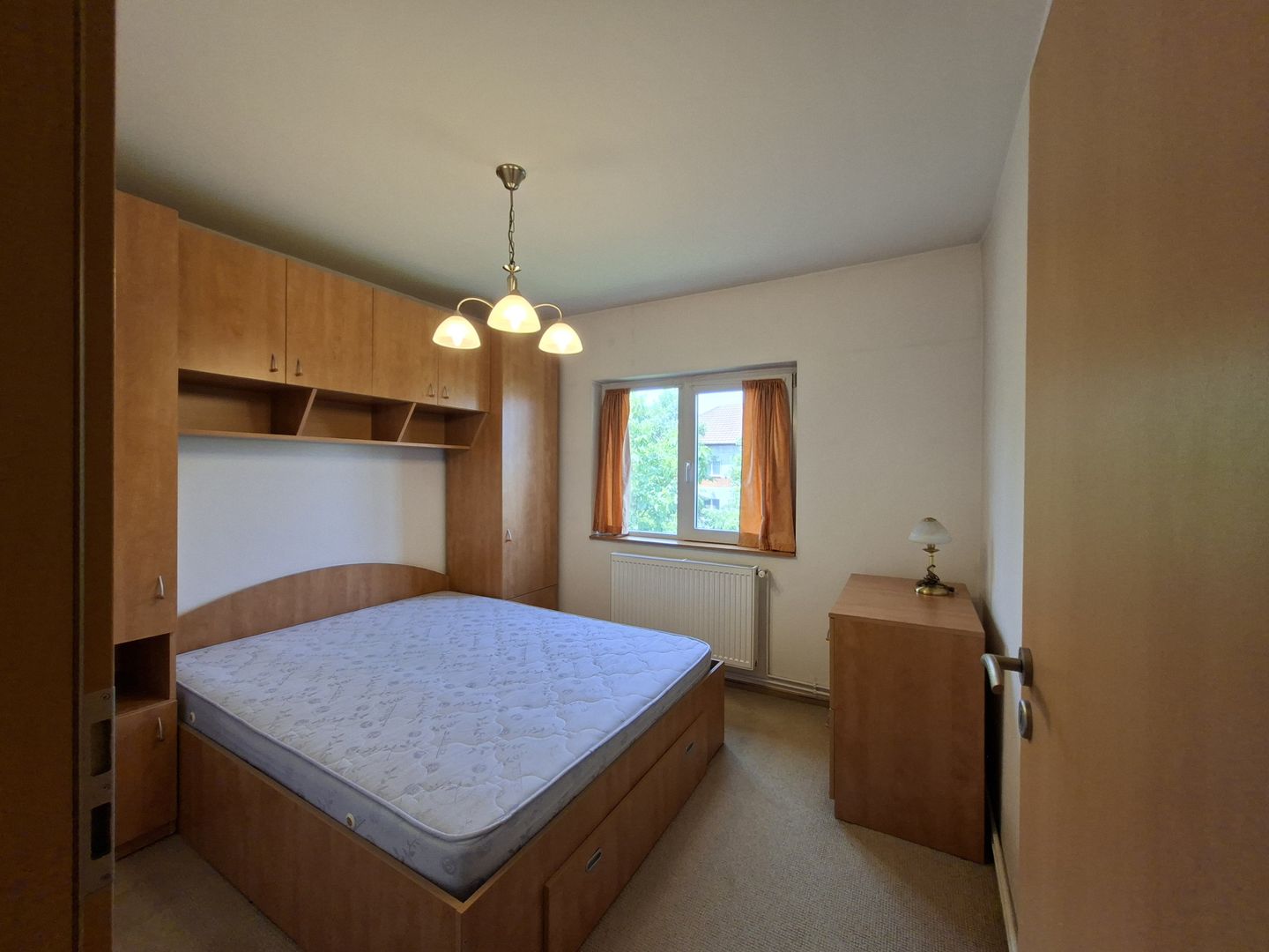 Apartament cu 3 camere,  decomandat,  5 minute de Iulius Mall,  garaj - Poză 1