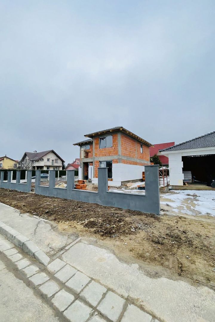 Casa semifinisata P+E zona Oncea - Poză 5