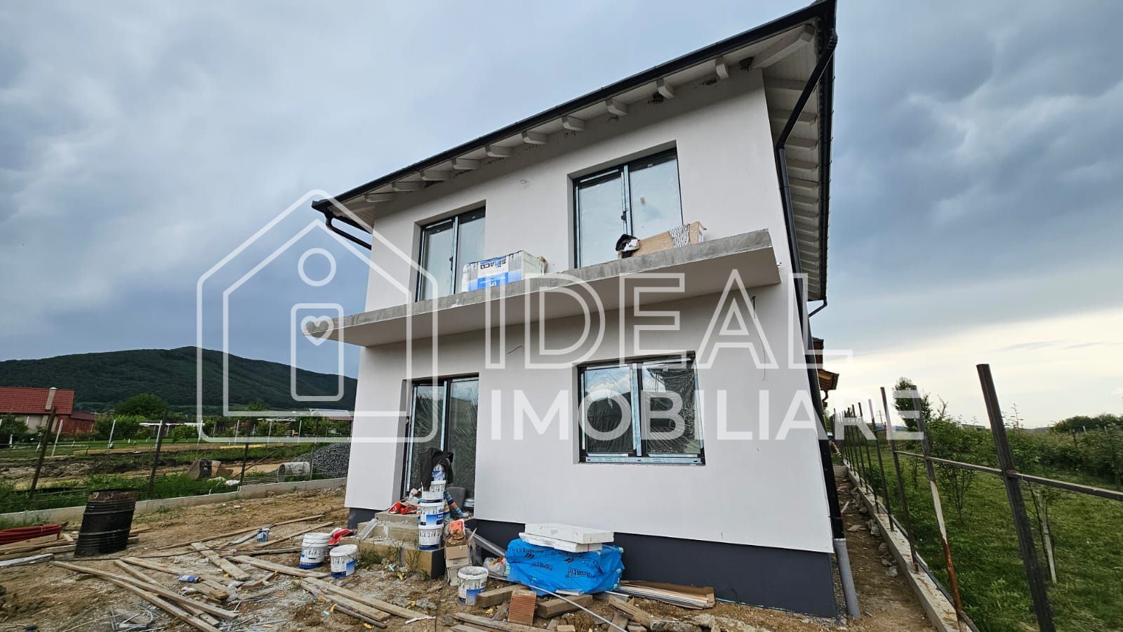 Casa Individuala cu 450 mp de curte si Carport, in Poplaca - Poză 4