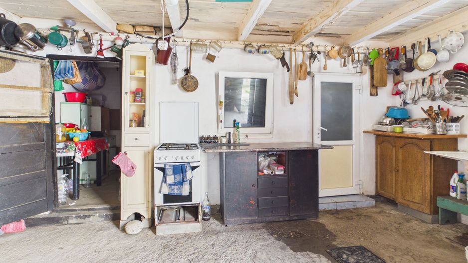 2 case separate + curte 1400 mp – Zona Dâmbovița - Poză 29