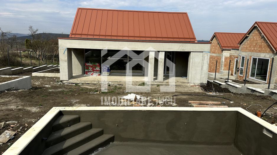 Case premium cu piscină | finisate complet | Ansamblu privat | 349.000 - Schiță 4