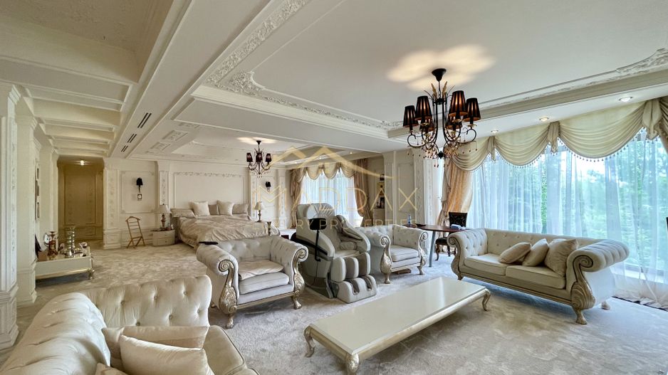 Impressive Villa *1500 SQM usable* 2613 SQM land / Open to the lake - Poză 32