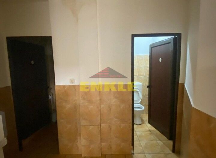 Spatiu comercial , suprafata de 137 mp,zona Grivita,pret 2200 euro neg - Poză 2