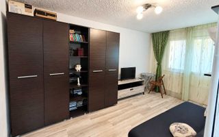 Garsoniera zona Sagului etaj 4 cu acoperis - Poză 1