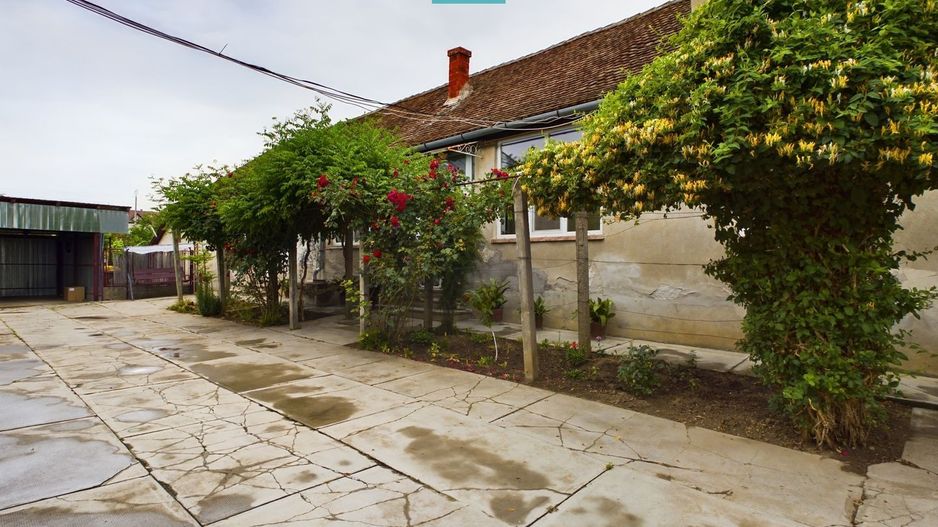 Casă cu 5 camere – Sântana centru, jud. Arad - Poză 2