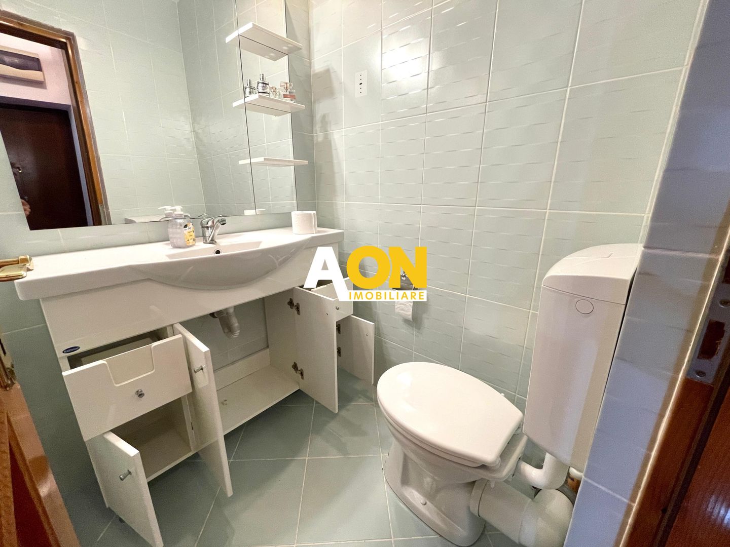 Apartament cu 3 camere, 2 bai, loc de parcare, boxa, zona Liceul Sport - Poză 12