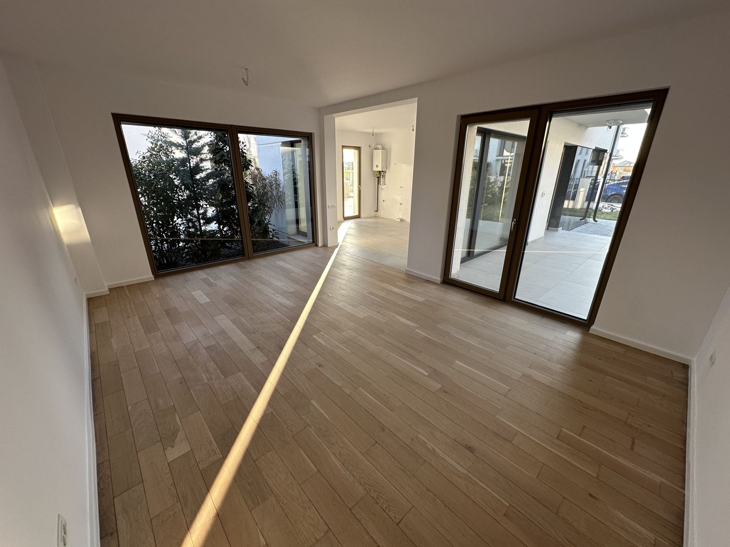 Casa cu 4 camere - Dumbarvita - Poză 4