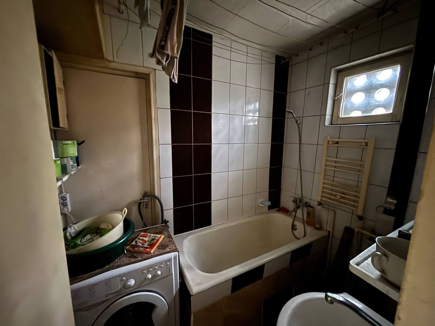 Apartament cu 3 camere (moldovei) - Poză 1