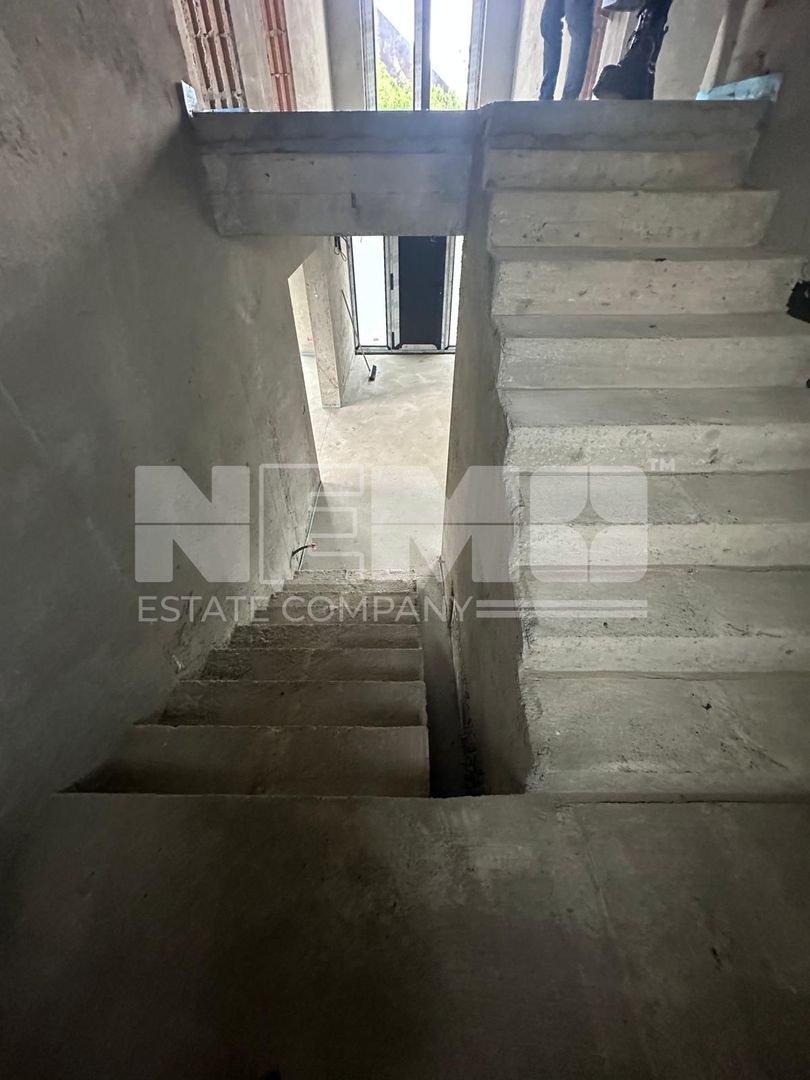 CASĂ LA GRI DE VÂNZARE ÎN MOARA NICA, SUCEAVA | 200.000€ - Poză 11