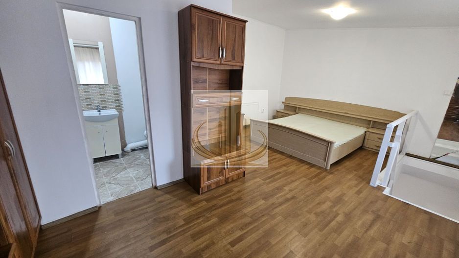 Apartament cu 2 camere de vânzare  la casa in curte comuna - Poză 2