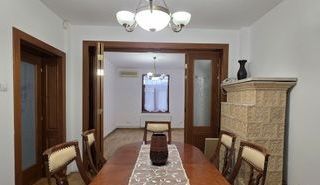 Vila cu 4 camere si mansarda, de inchiriere central - Poză 8