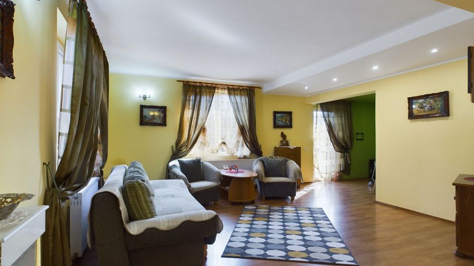 Casă individuală Dumbrăvița - Poză 1