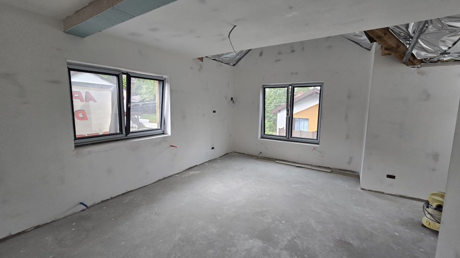 Apartament cu 4 camere 125 mp cu vedere la munti - Busteni - Zamora - Poză 2