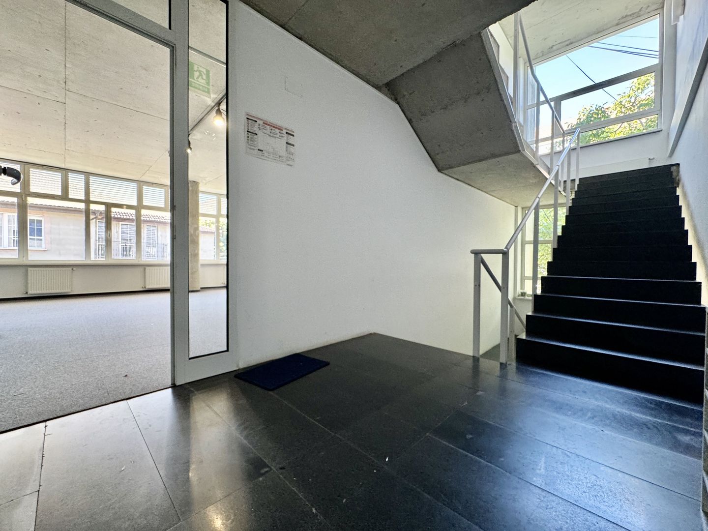 Clădire de birouri în zona Centrală - Poză 17