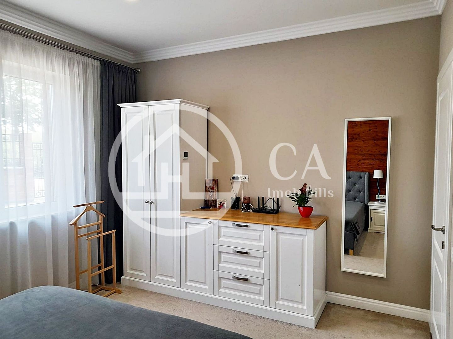 Casă de vânzare cu 5 camere în zona de Dealuri, Oradea - Poză 7