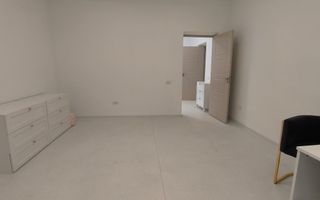 CAPITOL - Bdul Mamaia parter de vila stradal! - Poză 6