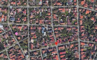 Casa din caramida pe colt cu doua fronturi stradale - Poză 3