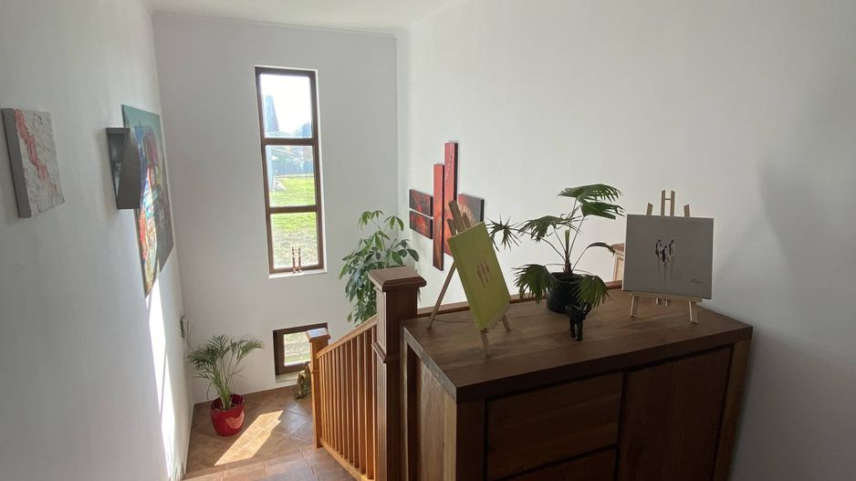 VILA  - ARADULUI. -British - Poză 14