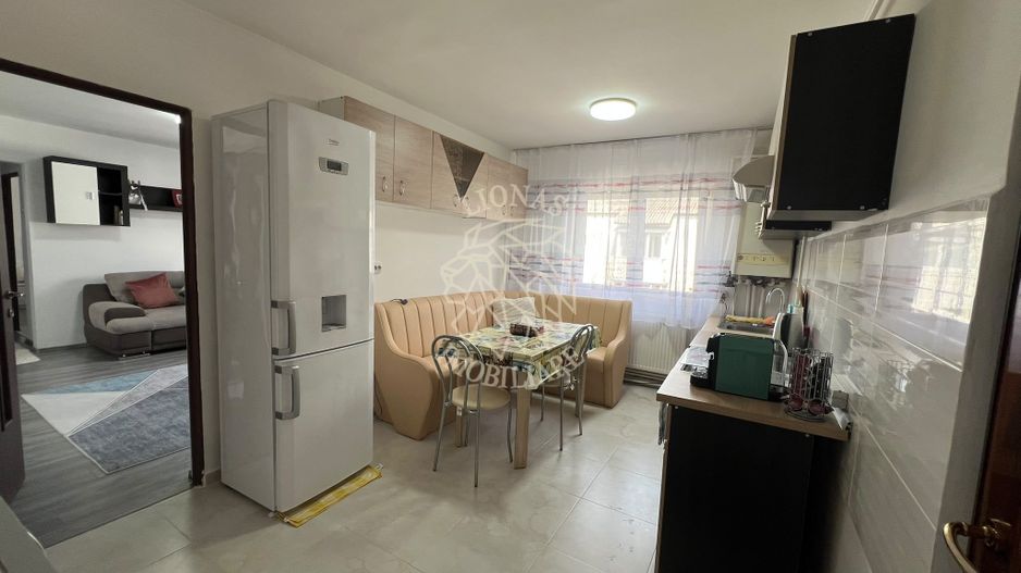 Apartament Renovat 2 camere 59 mp con.-balcon-Zona Decebal - Poză 4
