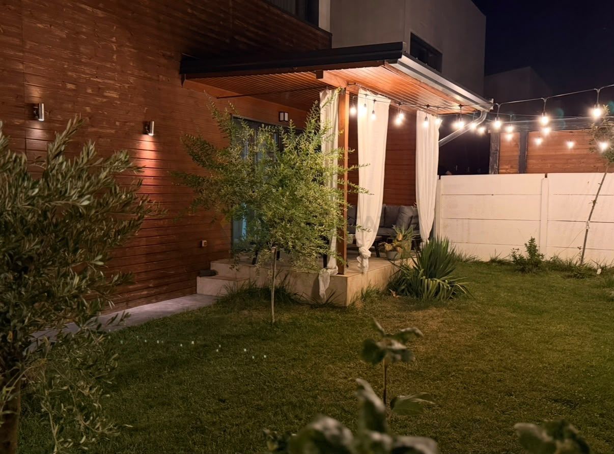 VILĂ MODERNĂ CU 4 CAMERE, CRAMĂ, SI FOIȘOR  | TUNARI – SQUARE HOUSE 2 - Poză 1