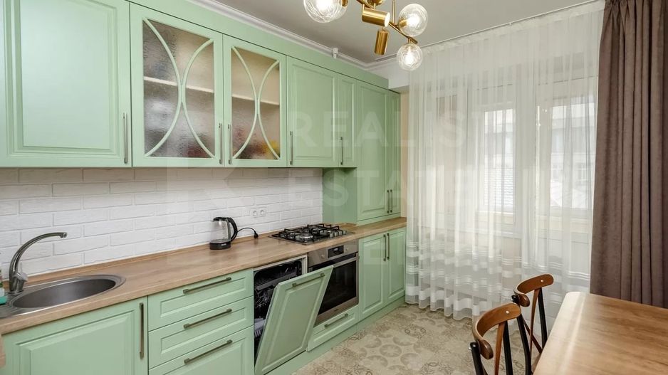 Chirie, apartament, 2 camere, strada Vasile Alecsandri, Centru - Poză 1