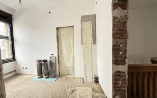 Apartament boieresc partial renovat - Poză 9