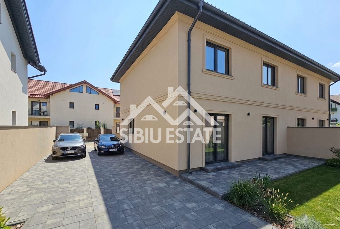 Casa Sibiu, Selimbar 4 camere, 2 bai NOU - Poză 1