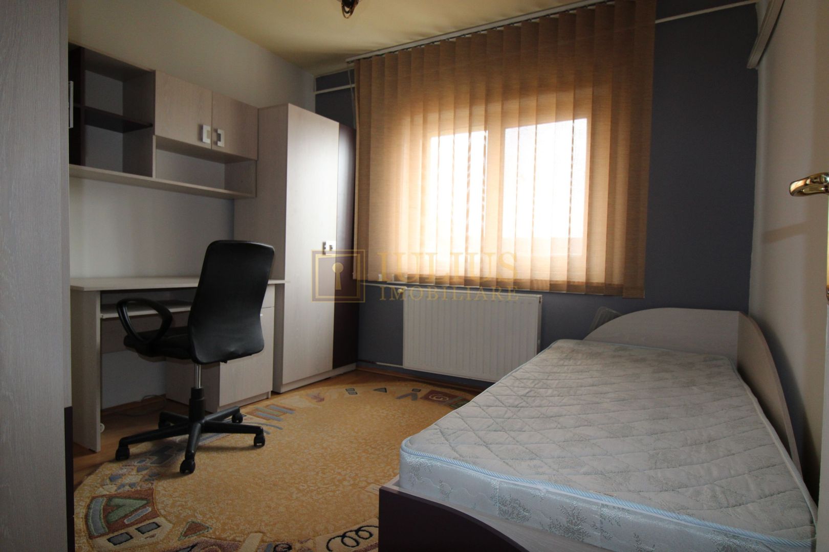 Apartament 3 camere, decomandat, 2 bai, zona Aradului - Poză 12