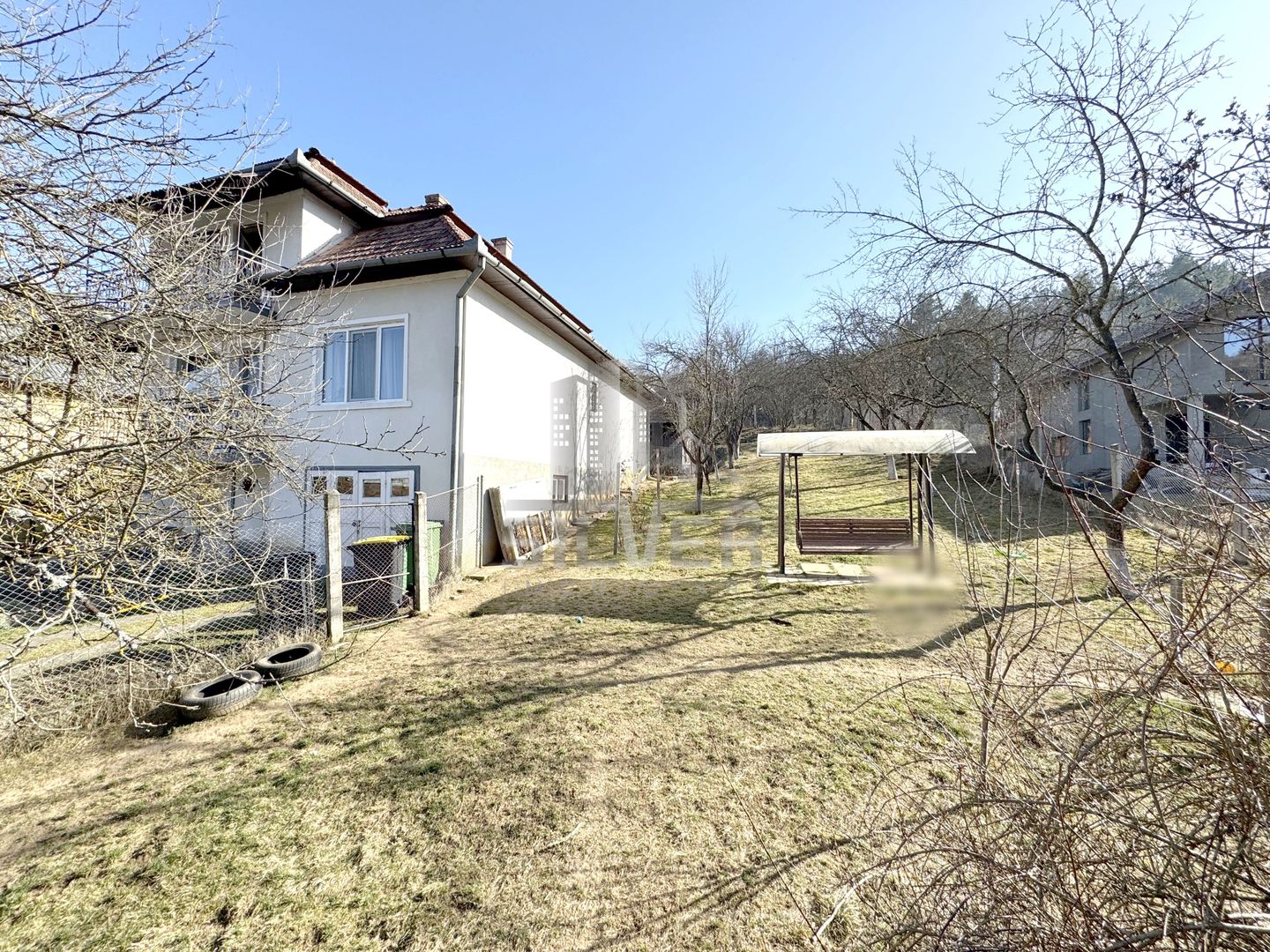 Casa pe 3 niveluri cu teren de 1900 mp in Com. Baisoara. - Poză 2