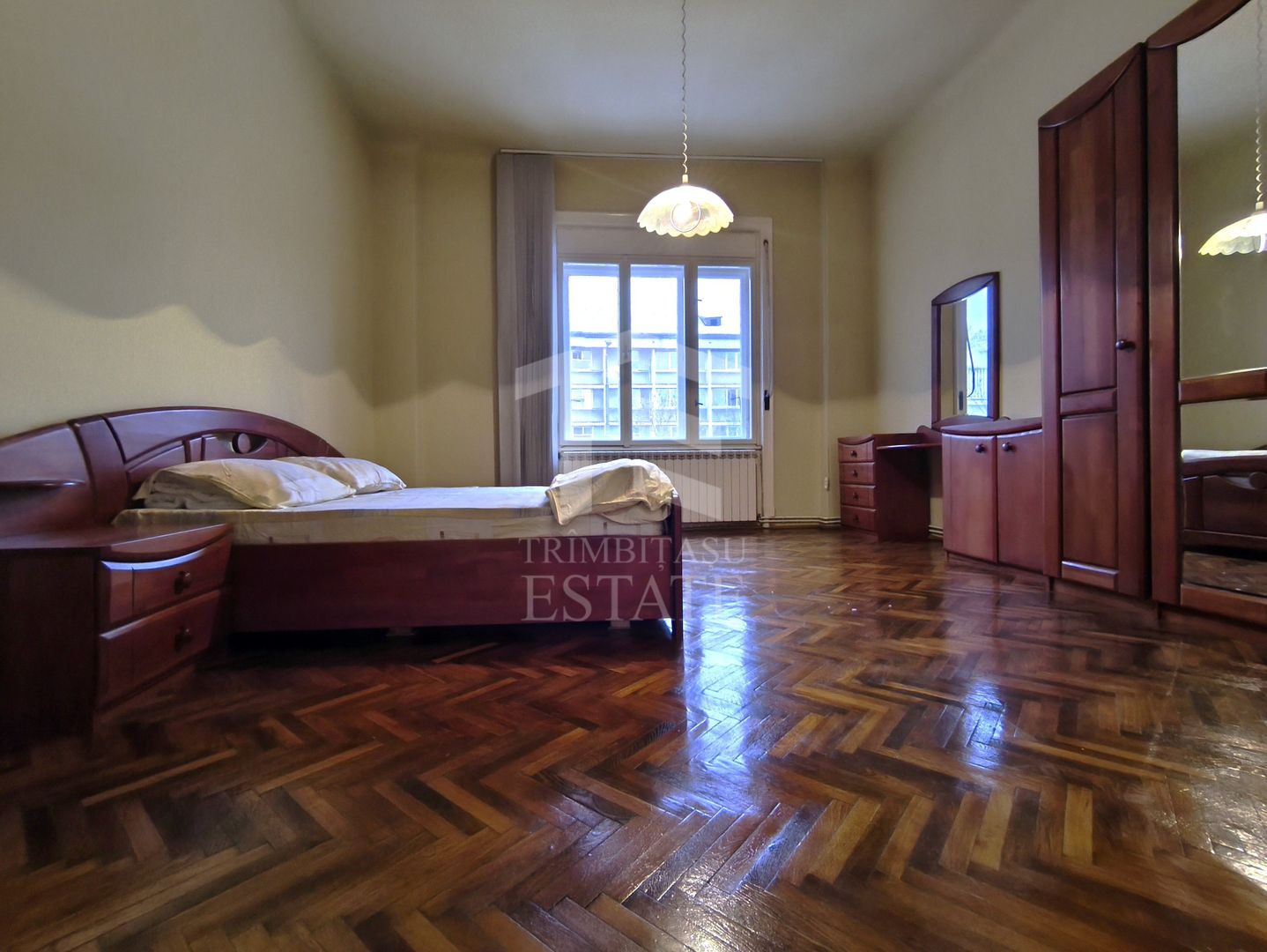 Apartmanet cu 3 camere Iosefin etajul 1 - Poză 1