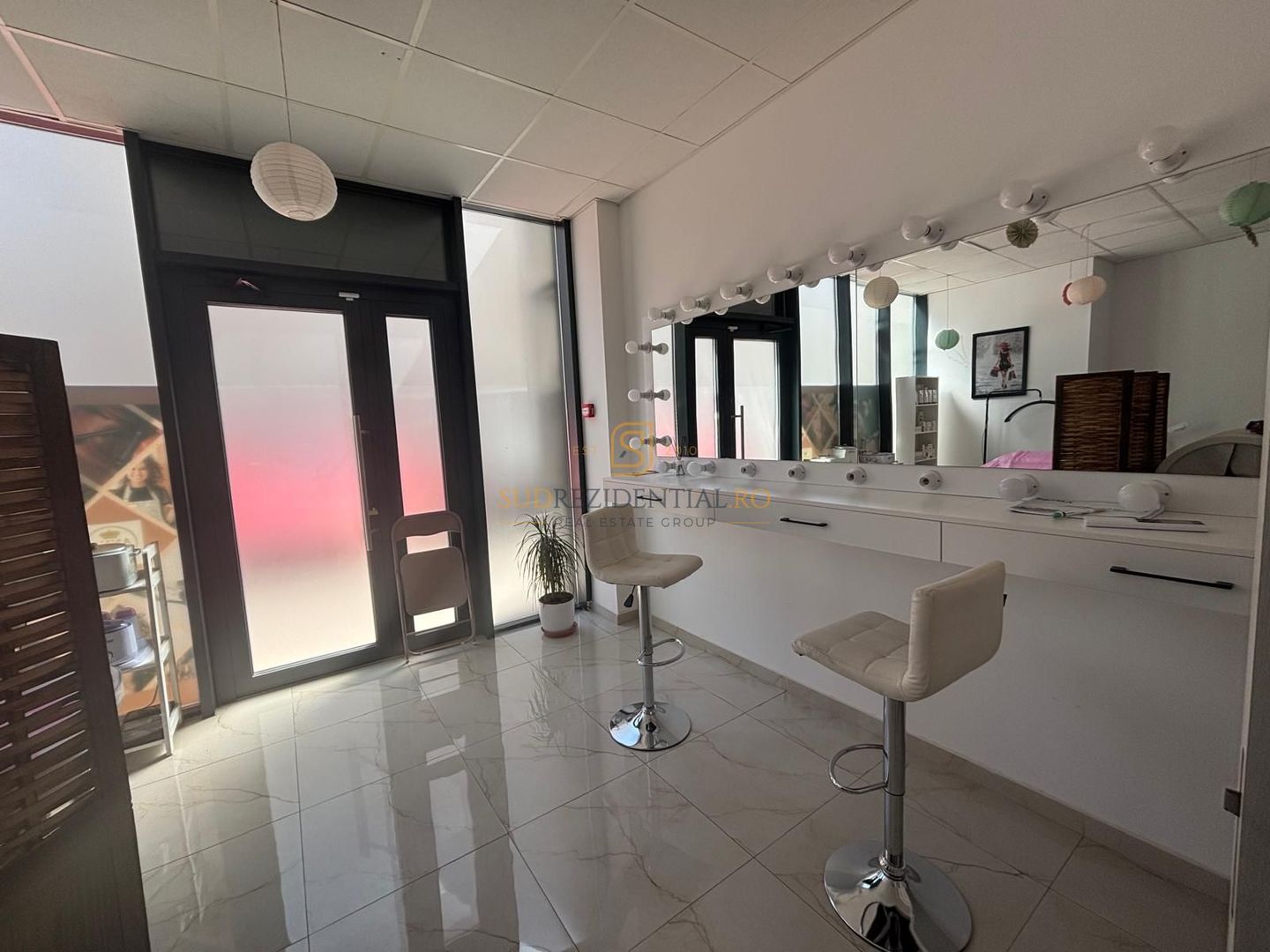 De vanzare afacere la cheie – Salon utilat si mobilat, Bd. Metalurgiei - Poză 15