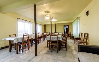 Clădire potrivită pentru proiecte educaționale sau de îngrijire - Poză 4