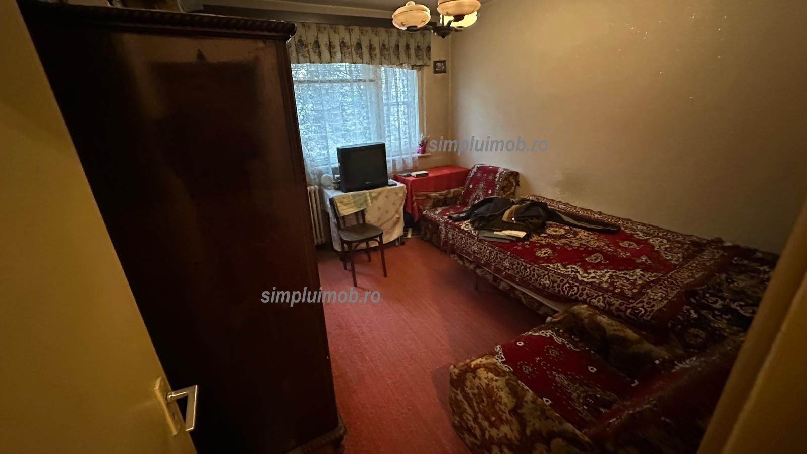 Apartament 3 camere la parter Bd Constructorilor ideal investitie - Poză 2