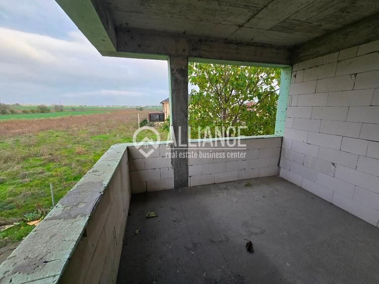 VALU LUI TRAIAN-Casa la rosu + acoperis complet - Poză 16