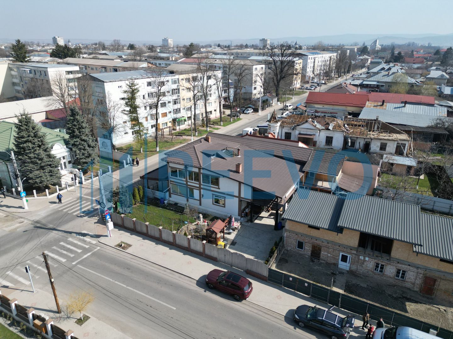 Clădire și teren de investiție, central Roman - Poză 76