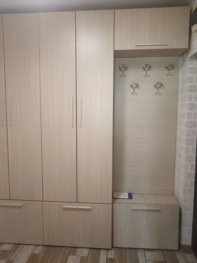 De inchiriat aparatament cu 2 camere, ultracentral , 400 euro - Poză 1