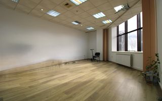 Cladirea Enel, 33 mp, Luminos. - Poză 4