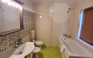 Vila spațioasă și recent renovată în Ghiroda! - Poză 15