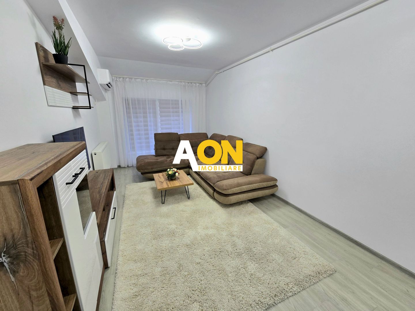 Apartament cu 3 Camere de Închiriat, Bloc Nou, Zona Liceului Economic - Poză 2