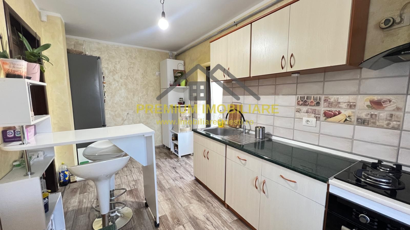 Casa de vanzare in Onesti - Poză 2