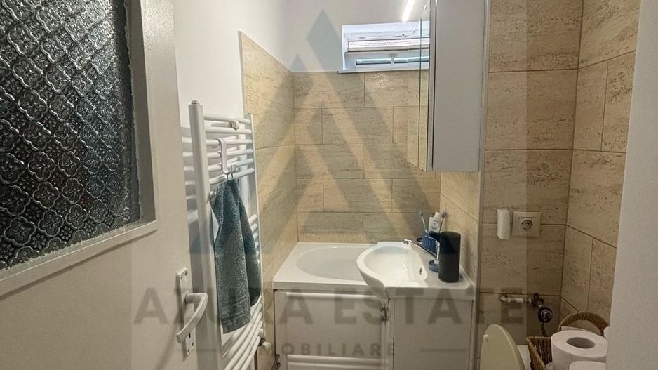 Apartament 2 camere bucatarie inchisa si baie cu geam pe Nicolae Iorga - Poză 3