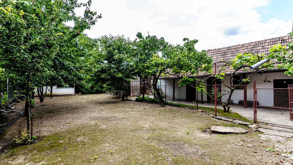 Casă cu 3 camere Peregul Mic - Poză 4