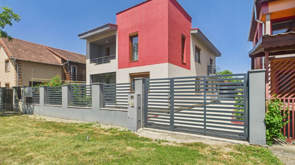 Casă individuală în Bucovăț - Poză 1