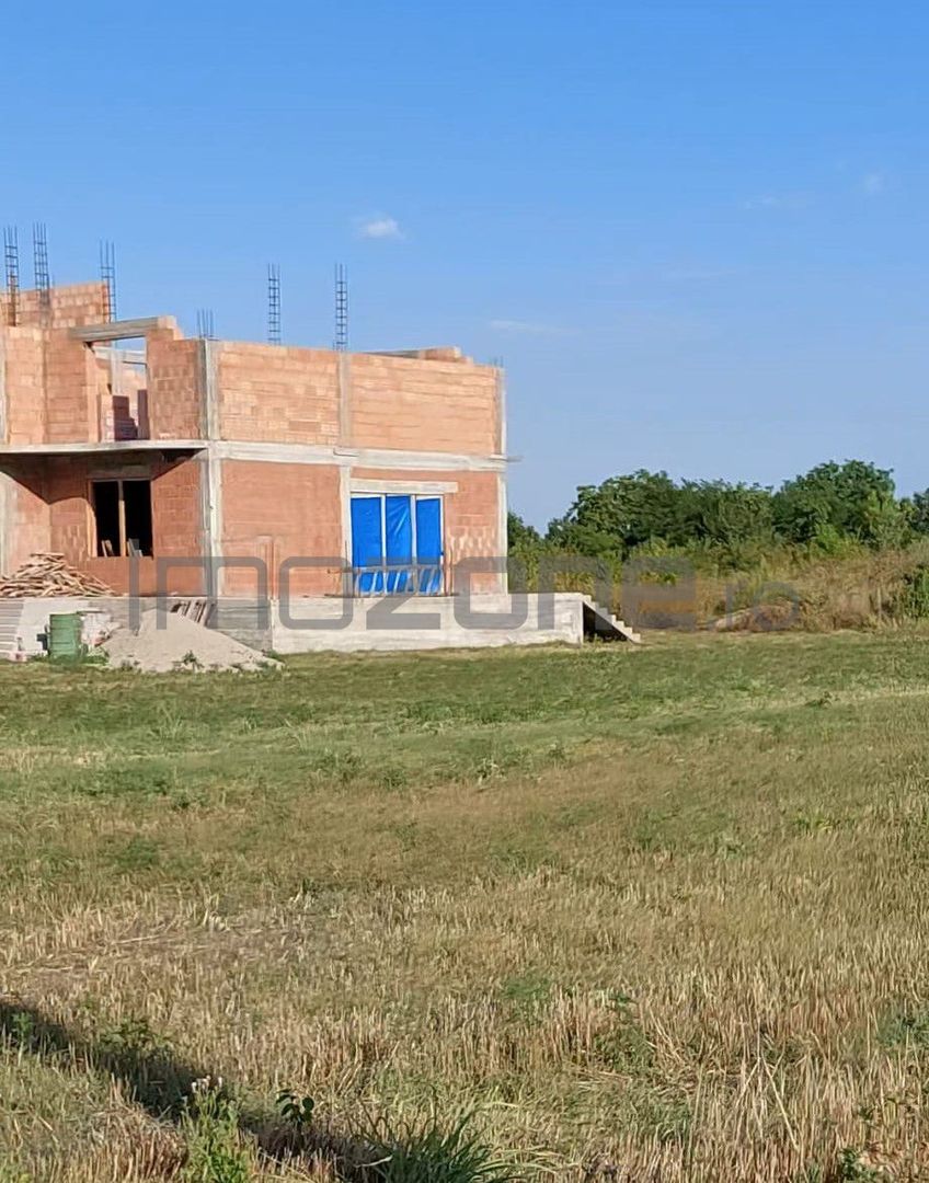 Teren intravilan 5000 mp, deschidere 37 mp, utilitati in zona 60 metri - Poză 2