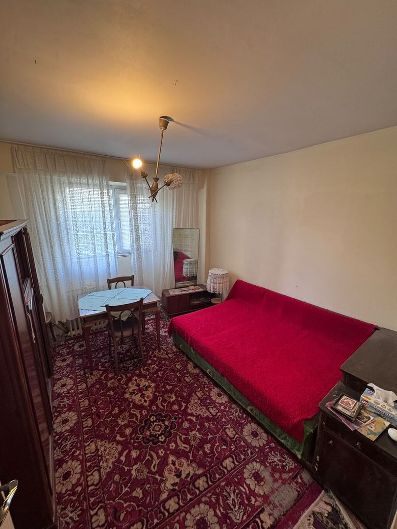 Apartament 3 camere de vânzare – Zona Pieței Centrale - Poză 1